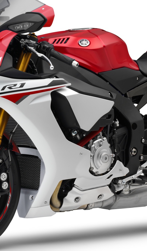 Мотоцикл Yamaha YZF-R1 на белом фоне