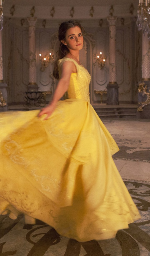 Актриса Эмма Уотсон в фильме Красавица и чудовище 2017 