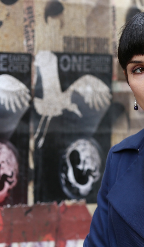 Актриса Нуми Рапас в фильме Тайна 7 сестёр, 2017