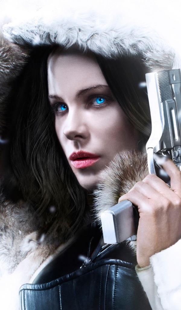 Селин с оружием персонаж фильма Другой мир. Войны крови 