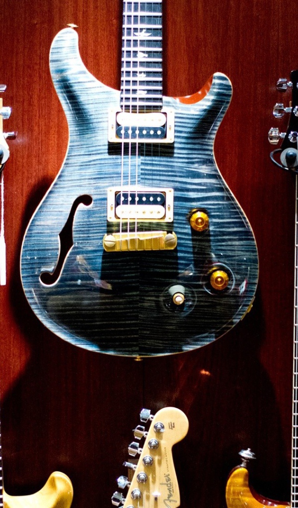 Разноцветные электрические гитары 