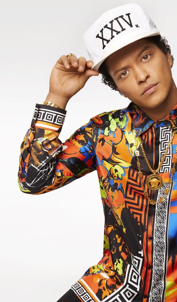 Популярный исполнитель  Бруно Марс фото на белом фоне