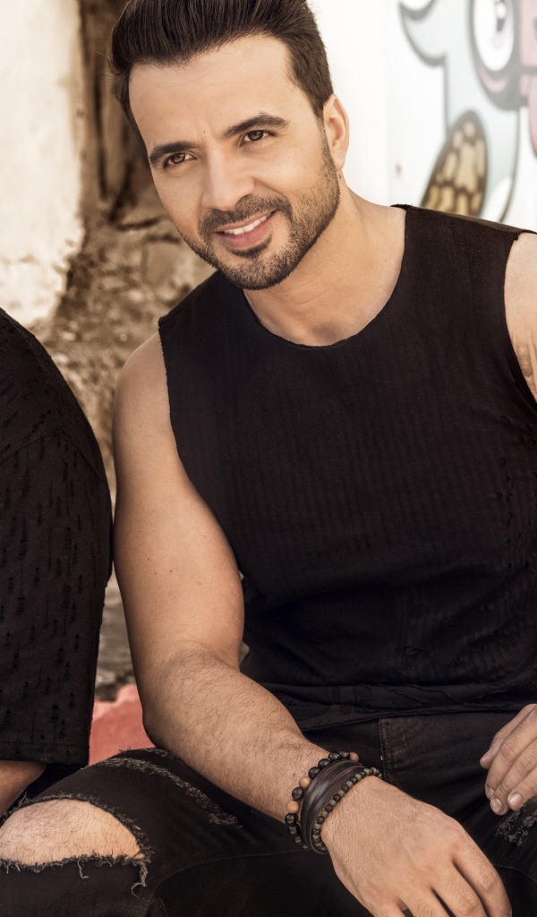 Популярные исполнители Луис Фонси и Дэдди Янки