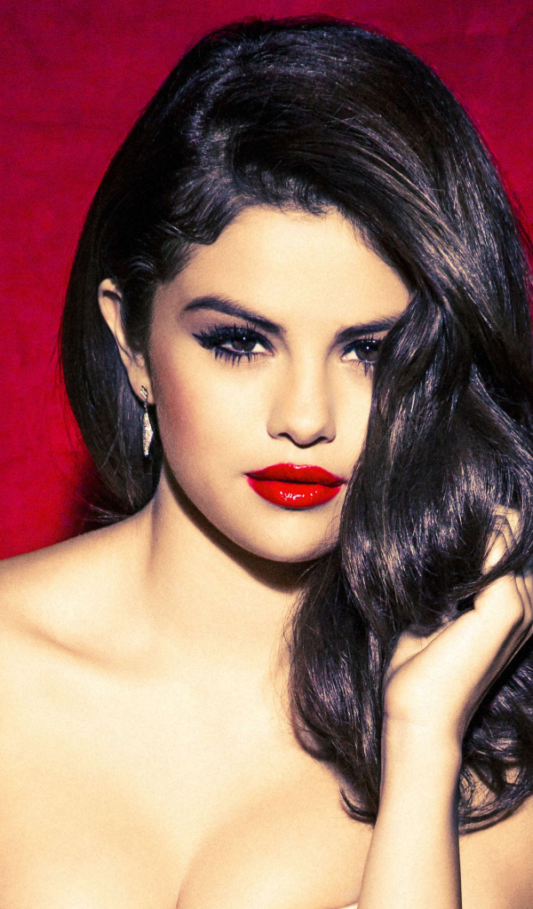 Эффектная девушка певица Селена Гомес