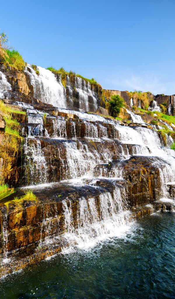 Живописный водопад Понгур, Вьетнам 