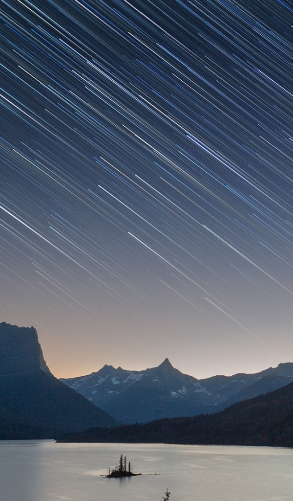 Звездный дождь над норвежский фьордом 