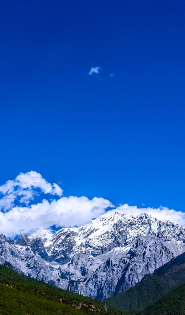 Живописный горный массив Юйлунсюэшань, Китай 