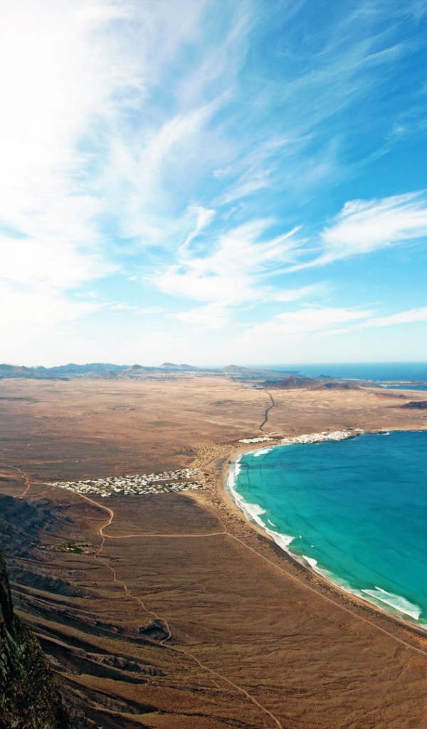 Пляж на острове Лансароте, Испания 