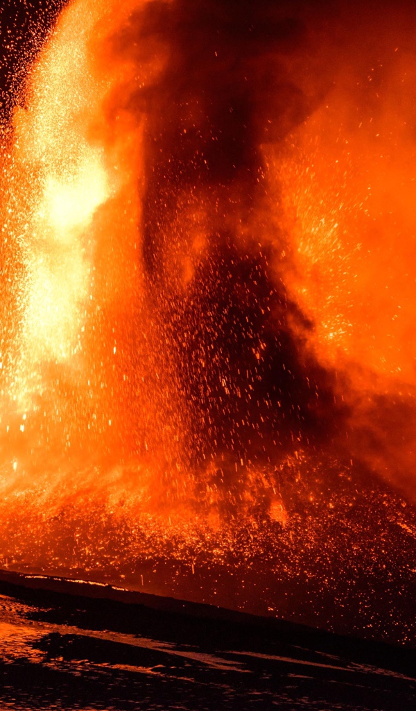 Извержение вулкана Этна, Сицилия 