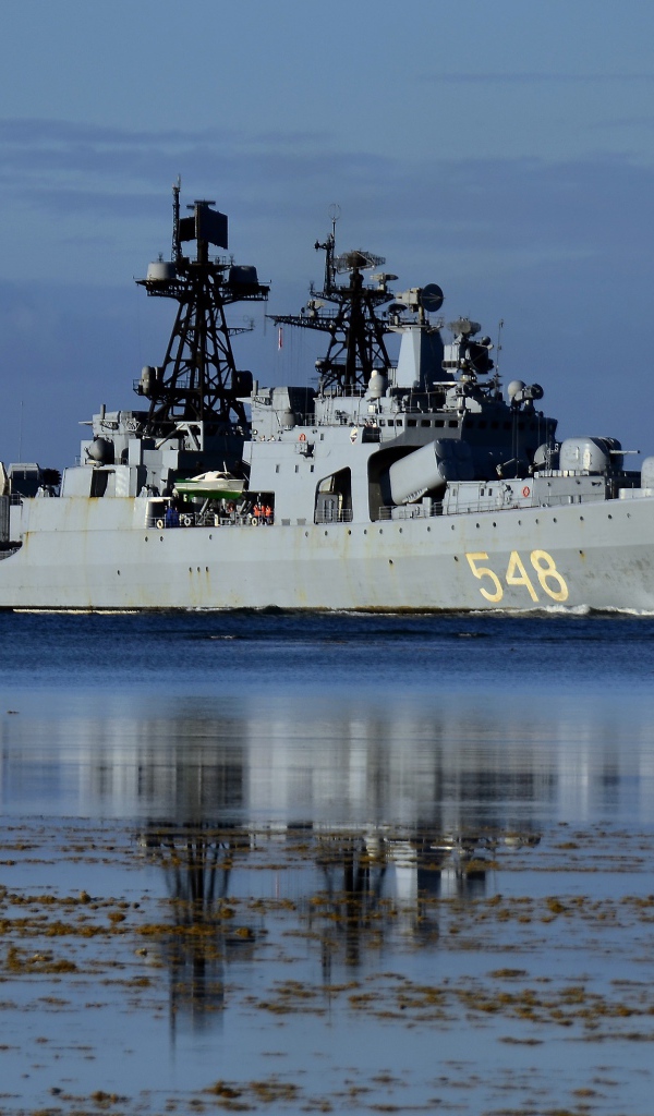 Большой противолодочный корабль Адмирал Пантелеев на воде