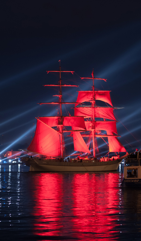 Парусный корабль с алыми парусами,  Санкт - Петербург. Россия