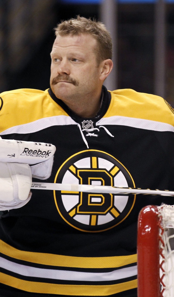 Хоккейный вратарь Тим Томас, Бостон Брюинз 