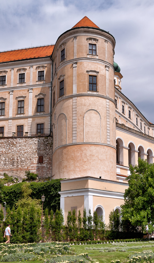 Красивый замок Дитрихштейнов, Микулов. Чехия