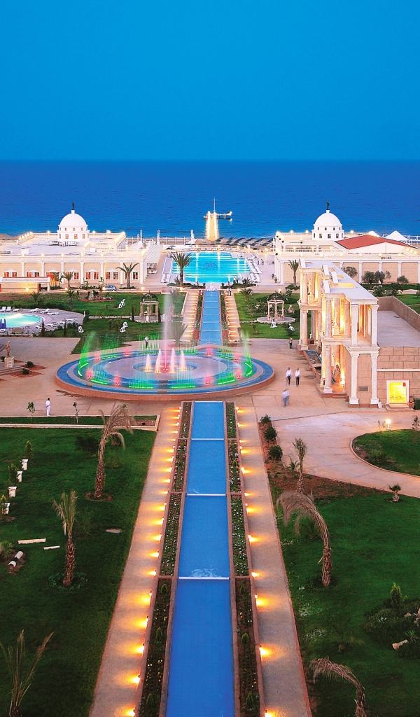 Вид на красивый отель Кая Артемис, Северный Кипр