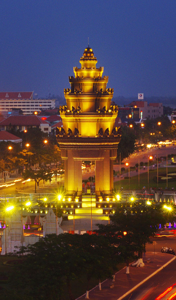 Вечерняя панорама города Пномпень - столица Камбоджи 