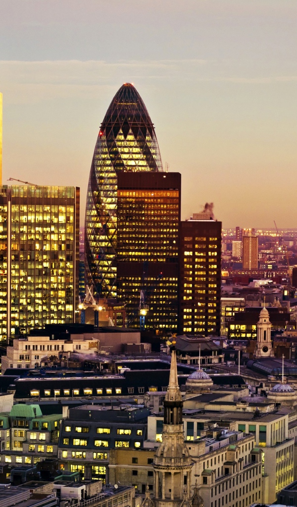 Небоскребы ночного города Лондон, Англия