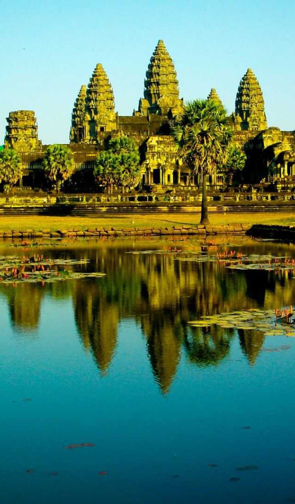 Легендарный индуистский храмовый комплекс Ангкор-Ват 