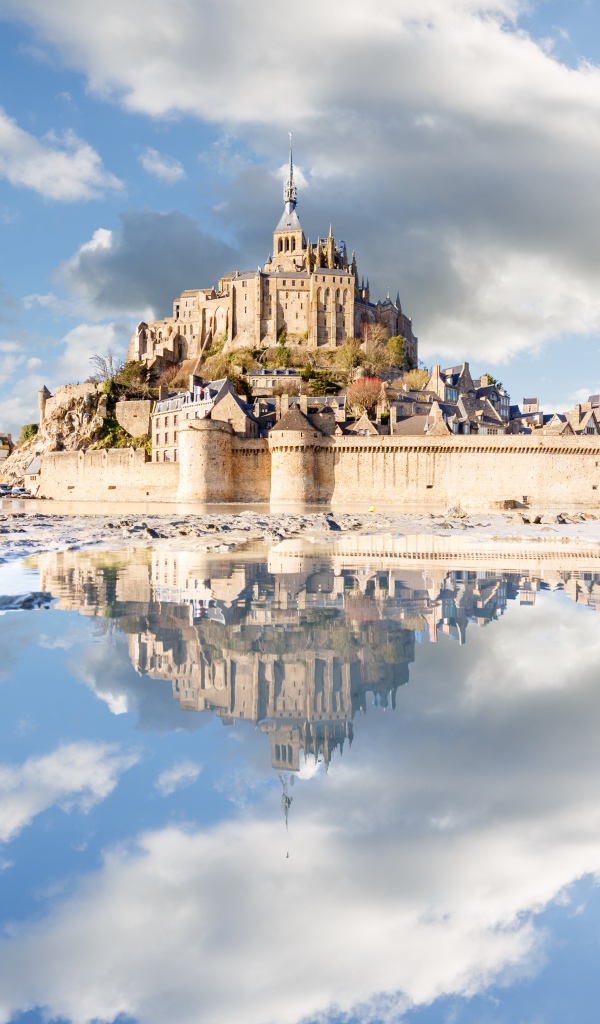 Остров крепость Мон-Сен-Мишель, Франция