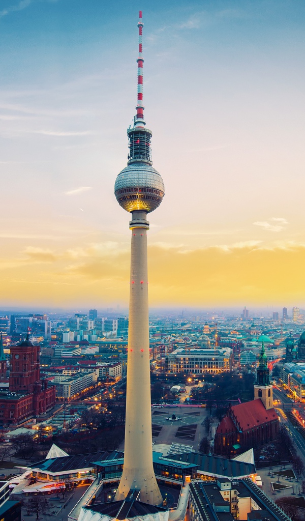 Берлинская телебашня Германия 