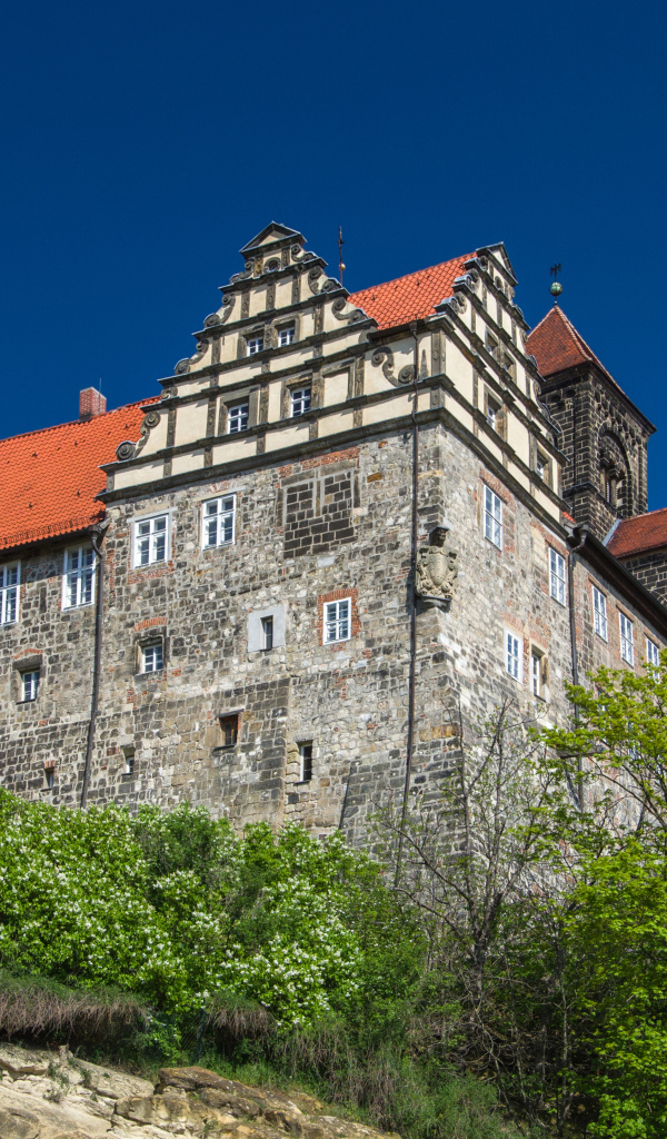 Вид на монастырь в городе Кведлинбург, Германия