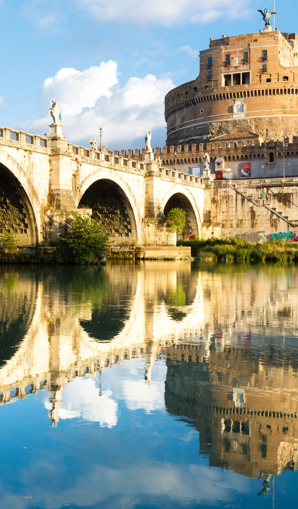 Замок Святого Ангела на воде, Рим. Италия 