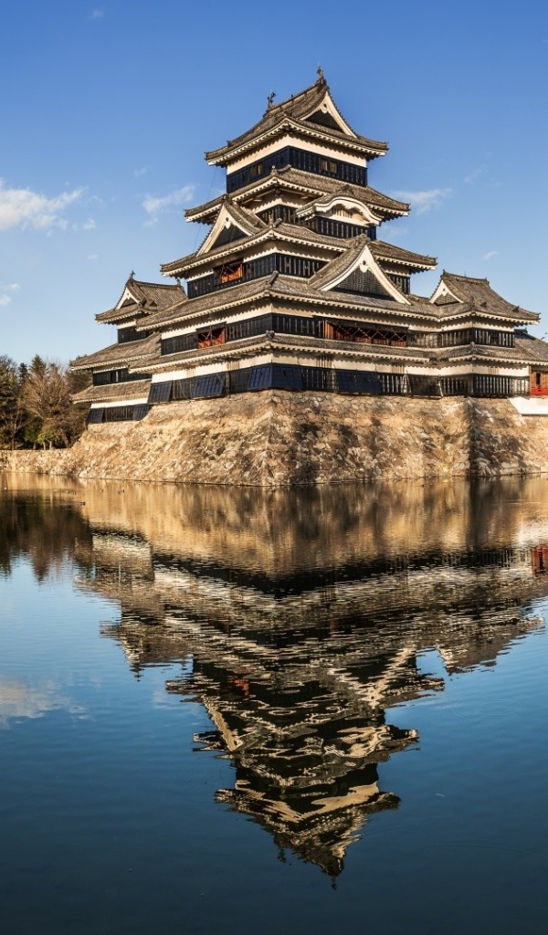 Замок на воде Мацумото, Япония