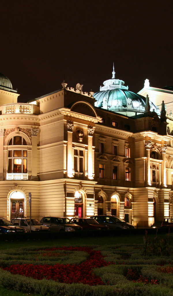 Театр имени Юлиуша Словацкого вечером, Краков. Польша