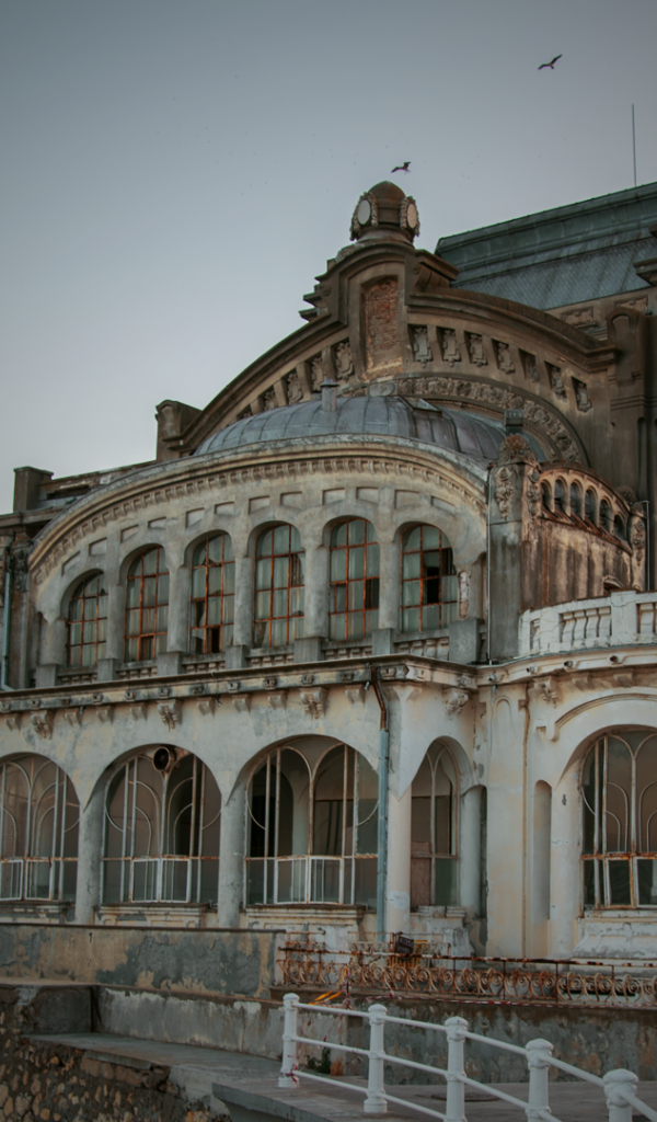 Заброшенное казино Констанца, Румыния 