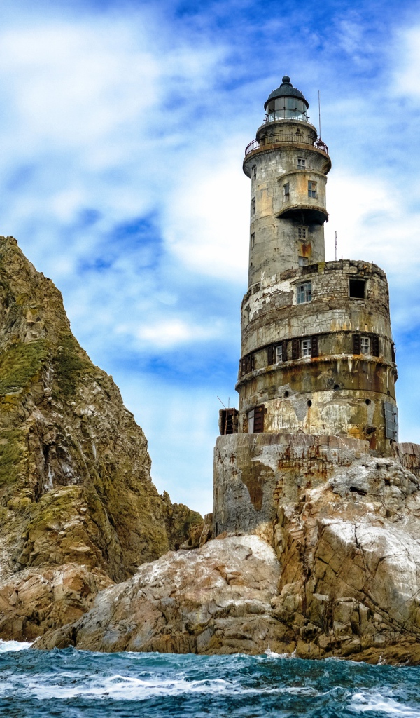 Заброшенный маяк на мысе Анива остров Сахалин, Россия 