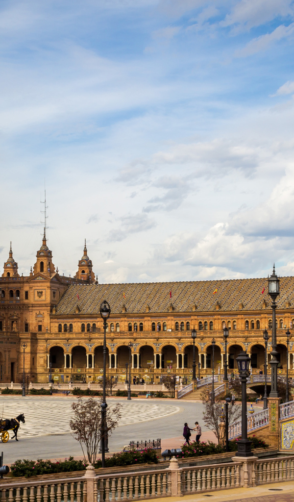 Дворец на городской площади города Севилья, Испания 