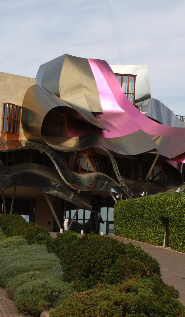 Необычное красивое здание отеля «Маркес де Рискаль», Испания