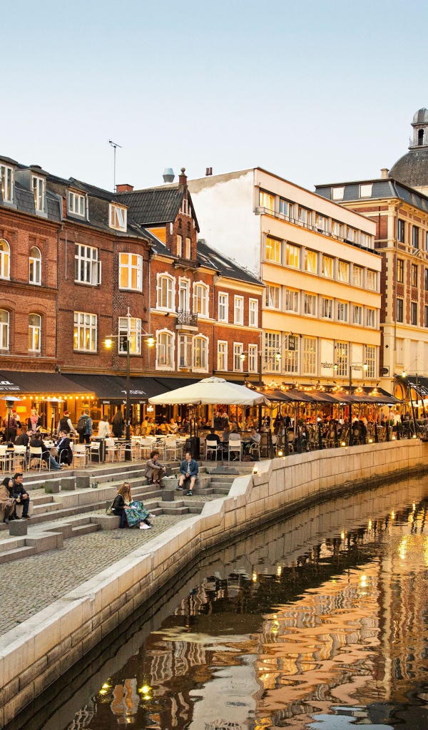 Набережная город Орхус, Дания 