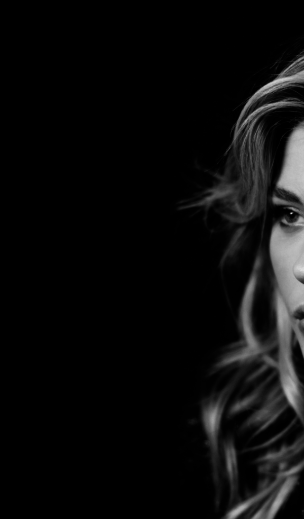 Актриса Хлоя Грейс Морец черно белое фото