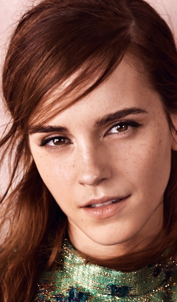 Актриса Эмма Уотсон с карими глазами 