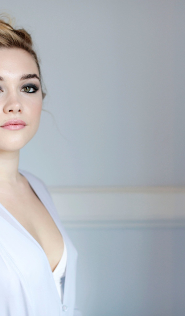 Актриса Флоеанс Паг со стильным макияжем