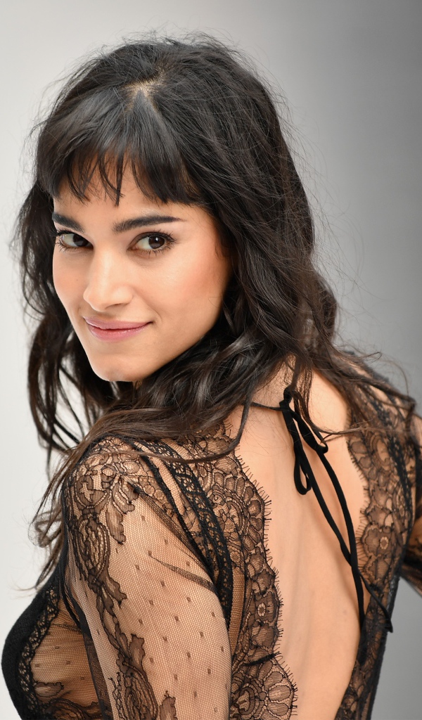 Актриса и танцовщица  София Бутелла 