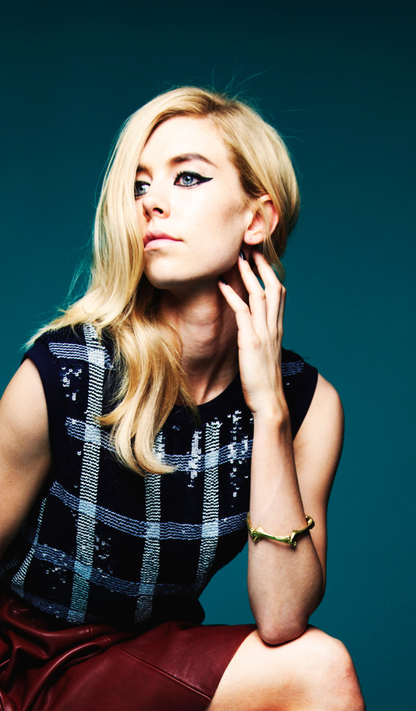 Актриса блондинка Ванесса Кирби 