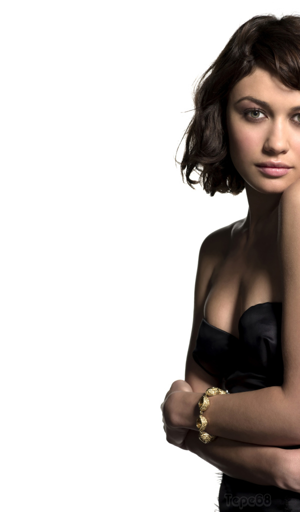 Актриса модель Ольга Куриленко фото на белом фоне