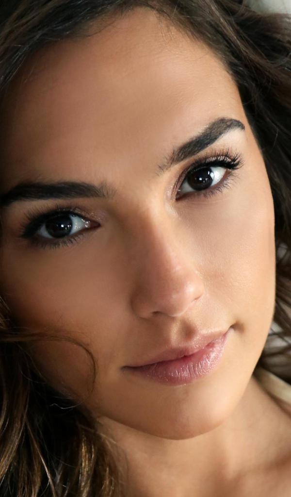 Красивая актриса Галь Гадот 