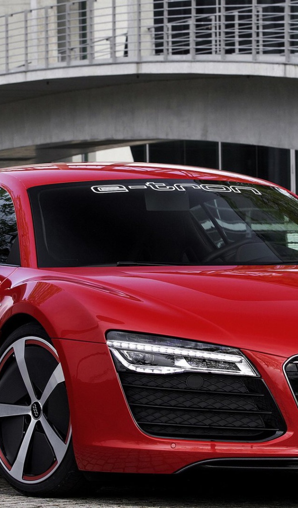 Электромобиль Audi R8 e-tron 