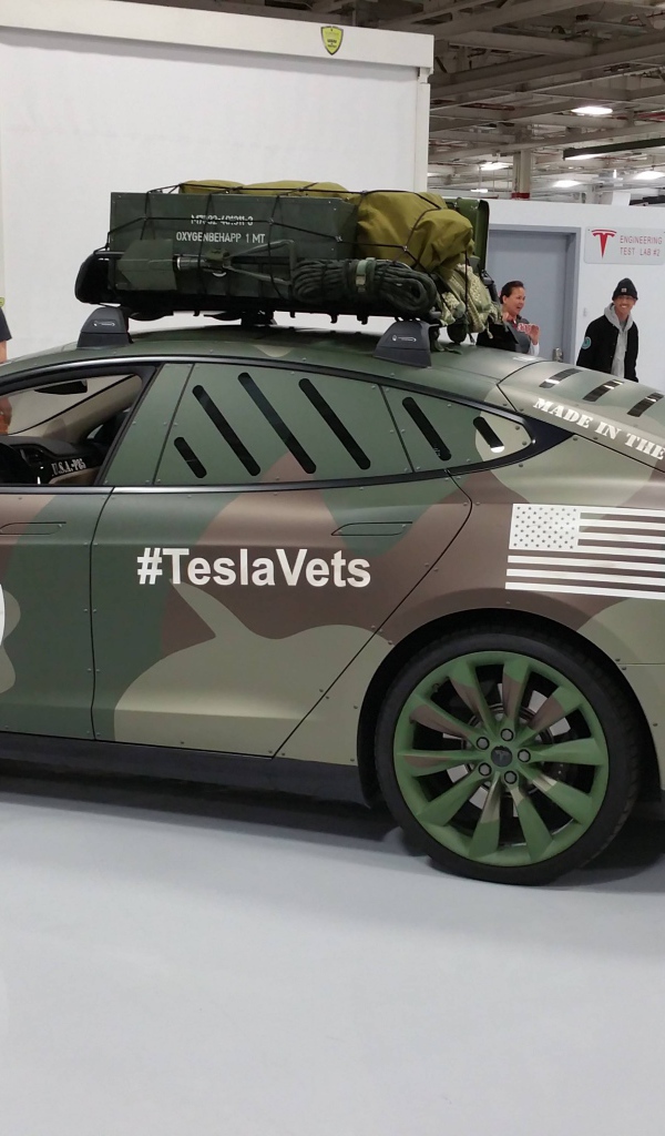 Электромобиль  Tesla Model S Military 