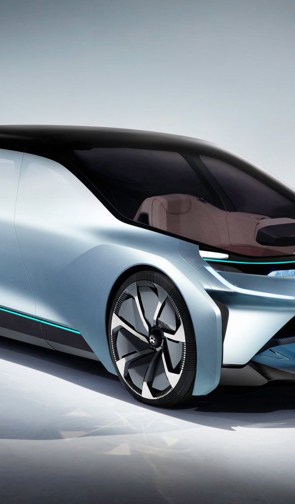 Электромобиль  Nio Eve на сером фоне 