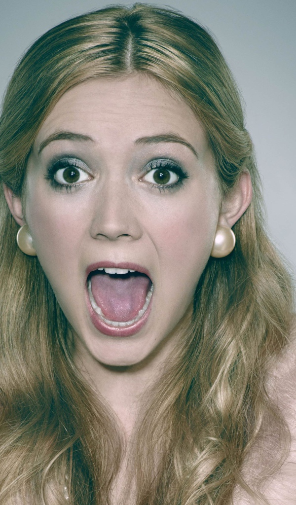 Эмоции на лице американской актрисы Билли Лурд