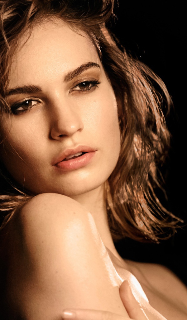 Горячая девушка актриса Габриэлла Уайлд