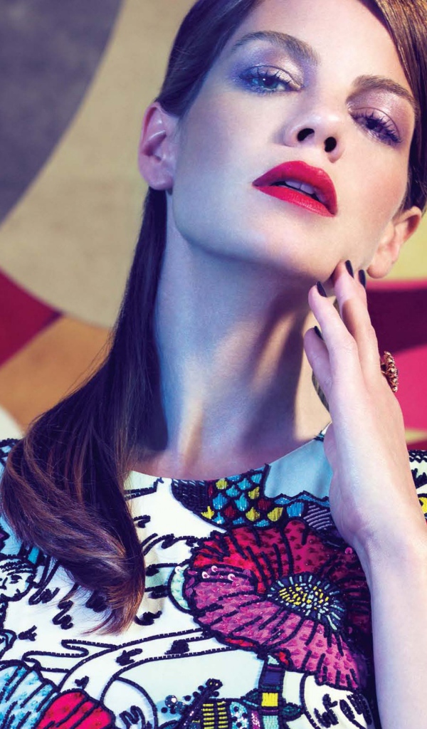 Популярная актриса Мишель Монахэн