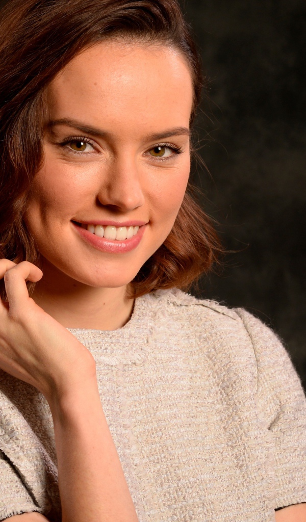 Popular young actress Daisy Ridley with a beautiful smile