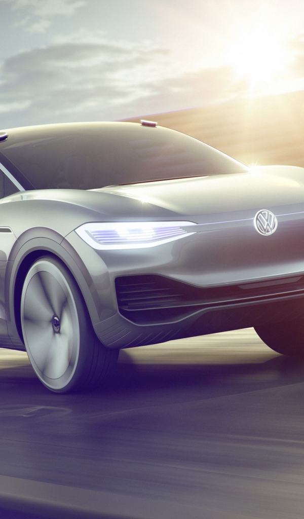 Серебристый электромобиль Volkswagen I.D. CROZZ l