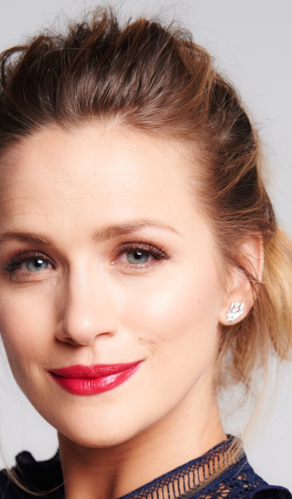 Милая актриса Шантель ВанСантен 