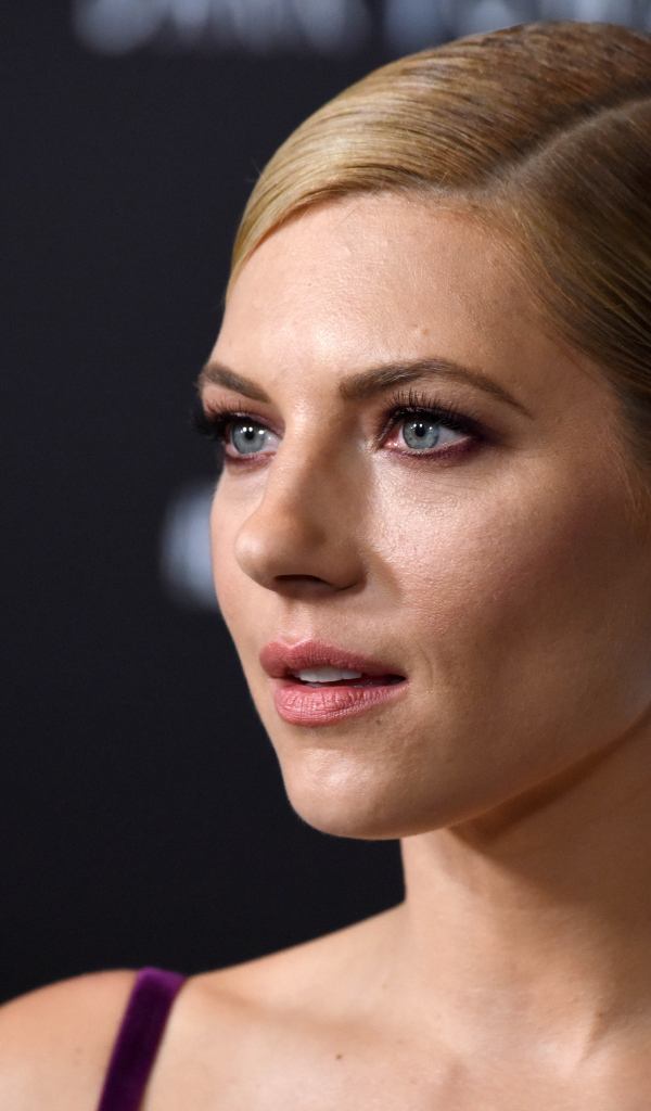 Молодая канадская актриса Кэтрин Винник