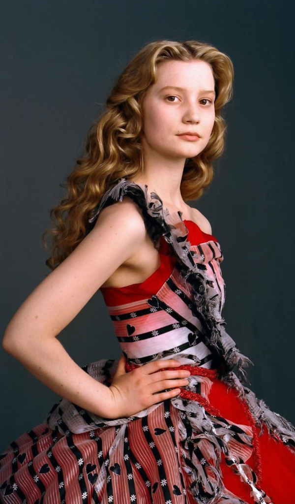 Молодая актриса Миа Васиковска 